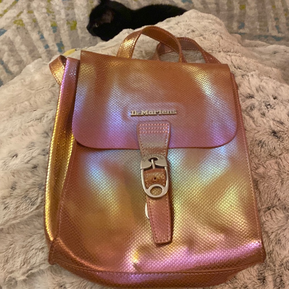Unique Dr Martens iridescent rose gold leather mini backpack !